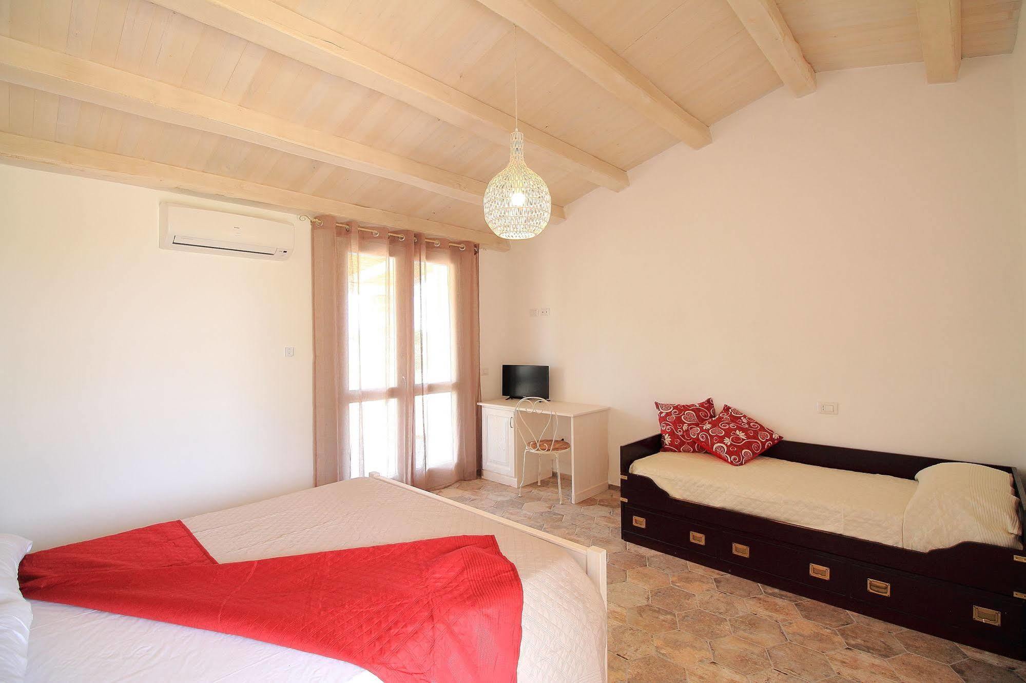 Villa Oasi Blu Calasetta Esterno foto