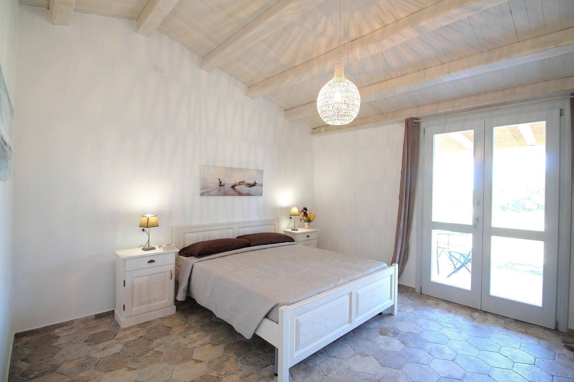 Villa Oasi Blu Calasetta Esterno foto
